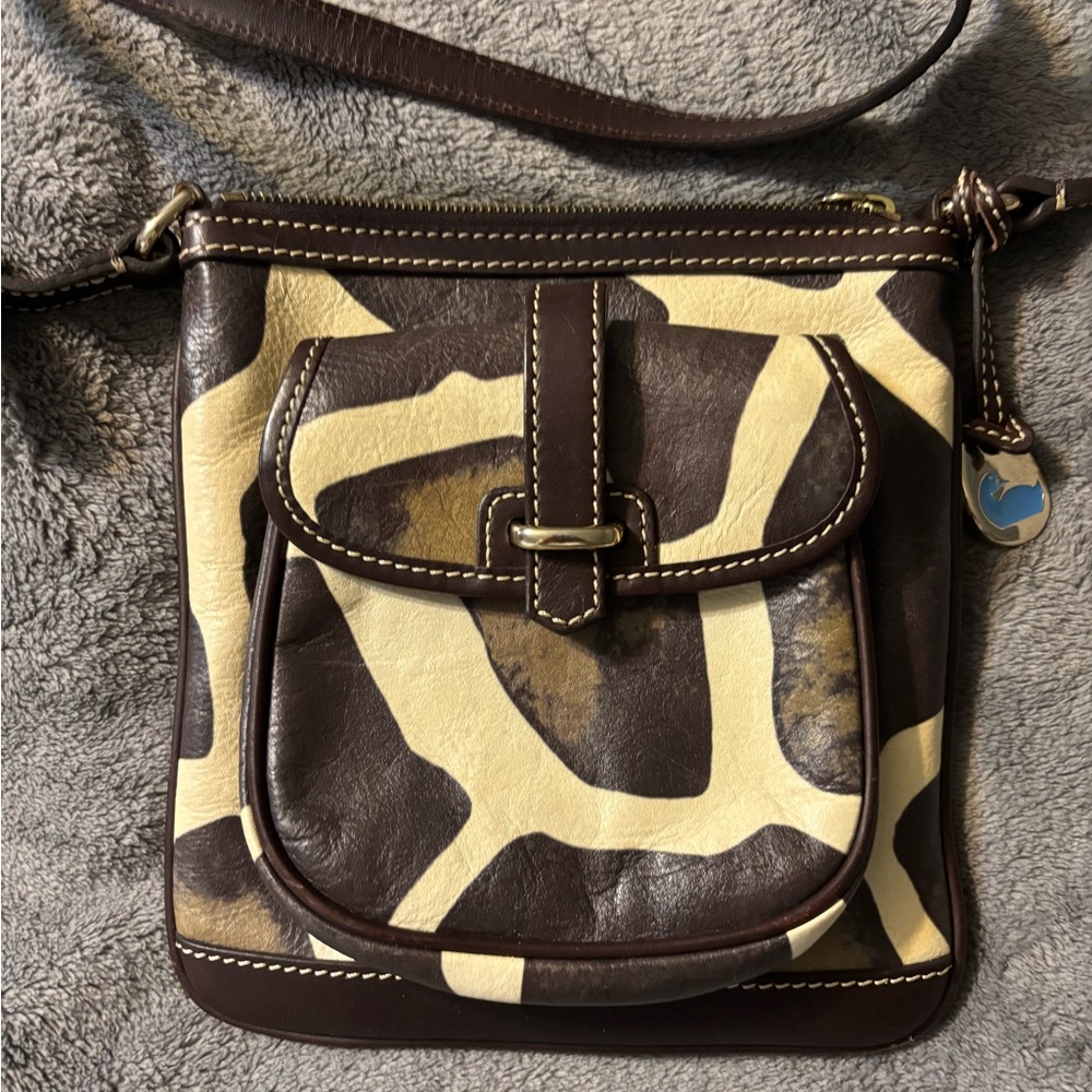 Dooney & Bourke leather crossbody bag in a brown and ivory giraffe